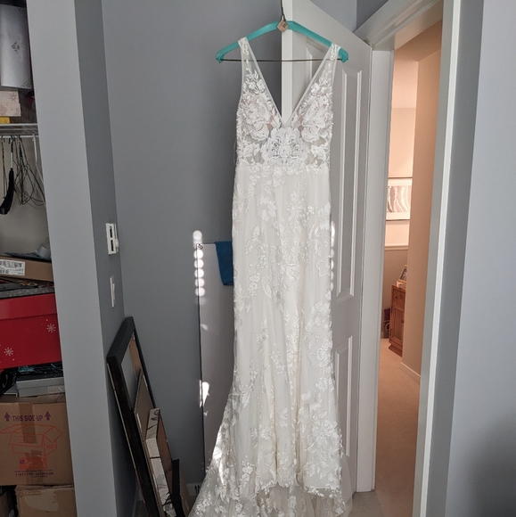 Made With Love Stevie Wedding Dress - Picture 5 of 11